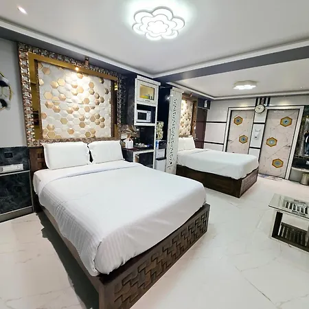 Beverly Villa-2