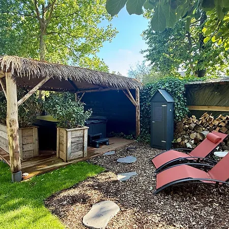 Casa aan de Plas, B&B met hottub en jacuzzi-2