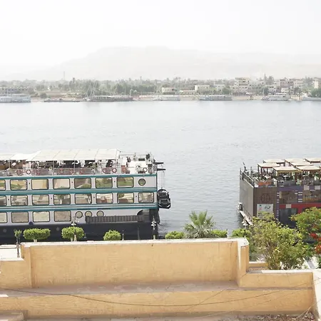 Merry Land Hotel & Roof Top Nile Restaurant Luxor-3