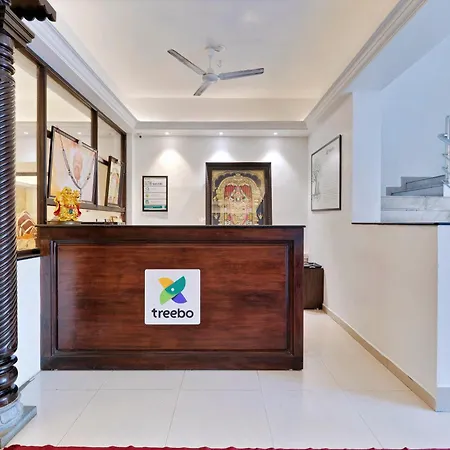 Treebo Aishwarya Grand - 4 Km From Promenade Beach-3