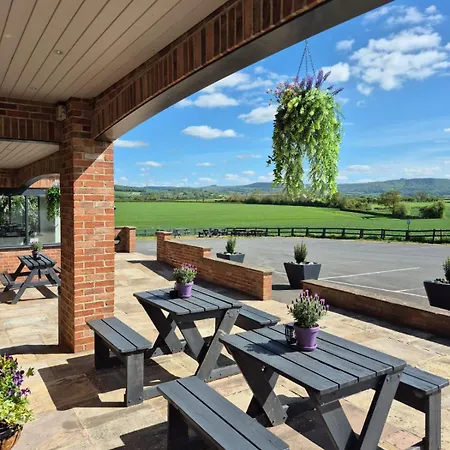 The White Horse Lodge Hotel-3