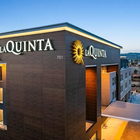 La Quinta Inn & Suites By Wyndham La Habra-2