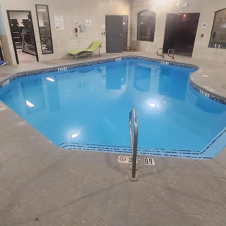Cash Rewards Inn & Suites-2