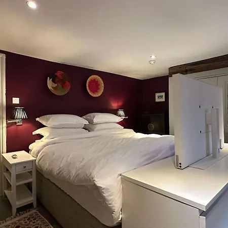 Thomas Kemp Suite-2