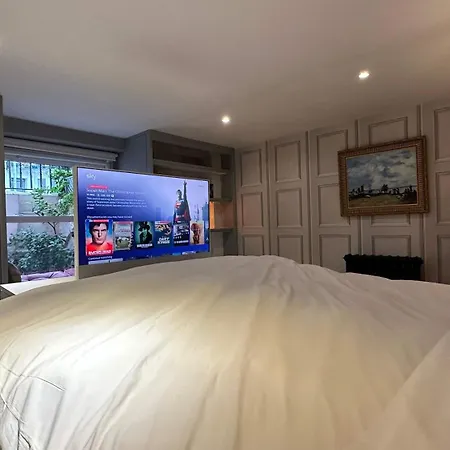 Thomas Kemp Suite-3