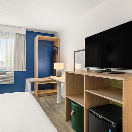 Spark By Hilton Eden Prairie-2