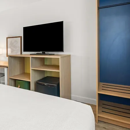 Spark By Hilton Eden Prairie-3