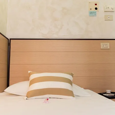 Strand Hotel-2