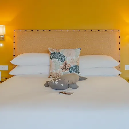 One Marine Drive Boutique Hotel & Spa By The Living Journey Collection-2