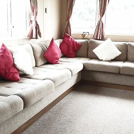 Hoburne Devon Bay Beautiful 3 Bedroom Static Caravan With Decking-3