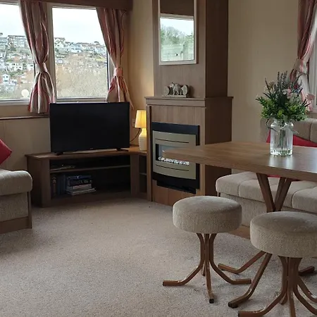 Hoburne Devon Bay Beautiful 3 Bedroom Static Caravan With Decking-2