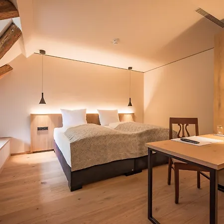 Gutshotel Menterschwaige-3