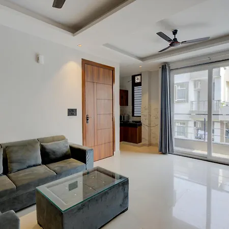 Hotel Aura Homes 1 Bhk Near Golf Course Road Gurgaon-2