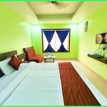 Hotel Deep Ganga Stay Near Sea Beach - Lift & Parking Facility - Fully Air Conditioning Luxuary Rooms - Top Rated Hotel In Puri-2
