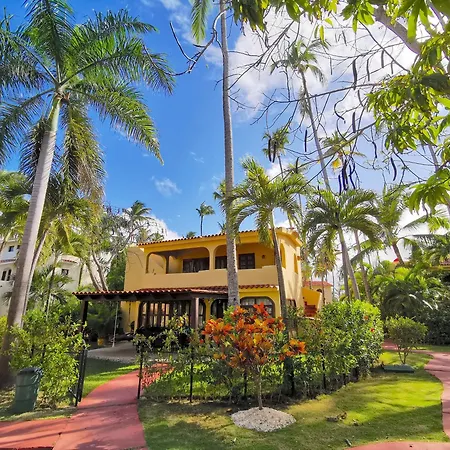 Sunny Villas And Suites - Los Corales Beach - Great Location With Many Restaurants-3