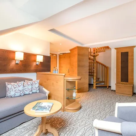 Romantik Hotel Die Gersberg Alm Mit Panoramablick Auf Salzburg Und Outdoor Pool Ab Mai-2