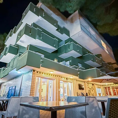 Hotel Etna - Hotel Per Coppie E Famiglie Con Parcheggio E Spiaggia-2