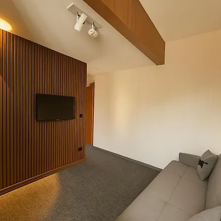 Black Art Otel-2