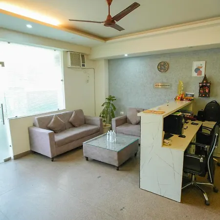 Serviced Luxury Suites With Kitchenette & Balcony At Sector 45-2