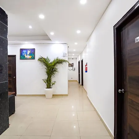 Fabhotel Frolic Luxury Stay - Nr, Sec 52 Noida Metro Station-3