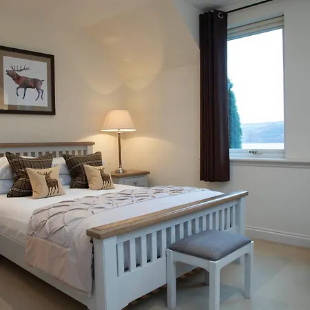 Loch Ness Lodge-3