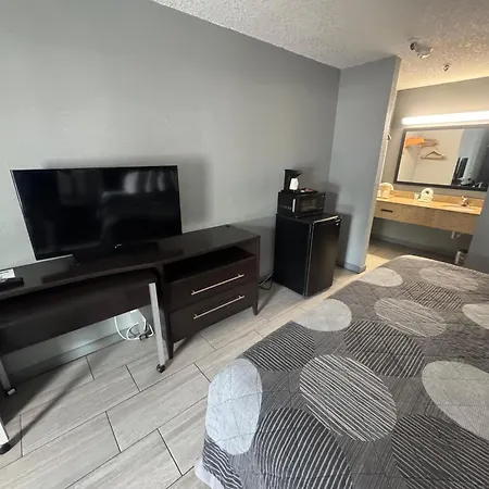 Budget Inn Sanford International Airport-2