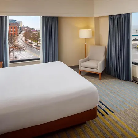 Hilton Garden Inn Portland Downtown Waterfront-2