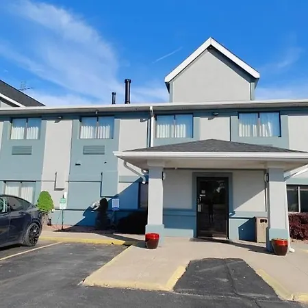 Quality Inn & Suites Benton Harbor - St Joseph-2