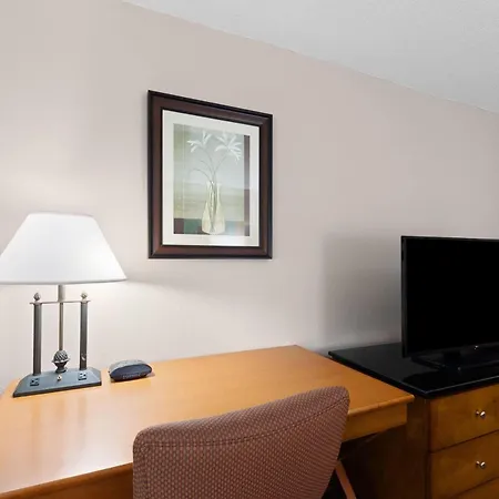 Baymont By Wyndham Knoxville I-75-2