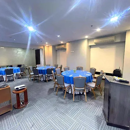 Microtel By Wyndham Acropolis-3