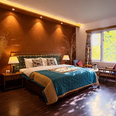 Hotel Lingzi - At The Mall Road & Newly Renovated-2