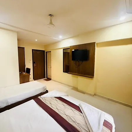 Hotel Crystal Luxury Inn- Bandra-2