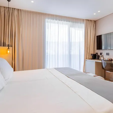 Yacht Premium Hotel-2