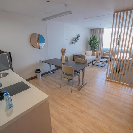 Liv Zona G Hotel By Sarasti-3