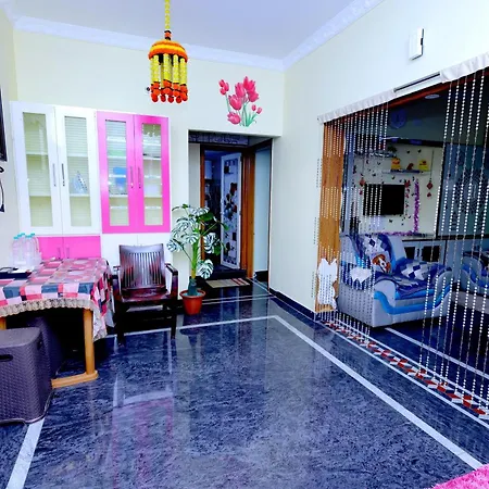 Sri Sakthi Home Stay - Unstained Bed Sheets- Powerful Ac - Fast Wifi - Water Purifier - Spotless Bathrooms- No Cockroaches- Dust Free Rooms- Luxury Mattress- Refrigerator- Cozy Ambience- 24 Hours Hot Water- Washing Machine-3