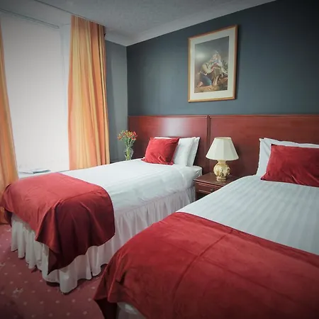 Caledonian Hotel-3