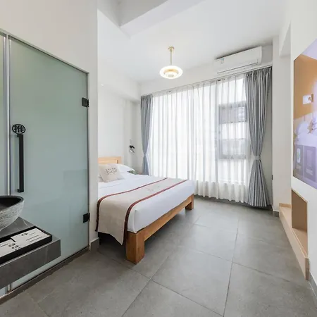 Stargazing Platform Inn - Heart Of Old Canton-3