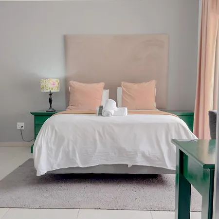Amoris Guesthouse - Hillcrest Brooklyn-2