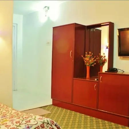 Hotel Green Land-2