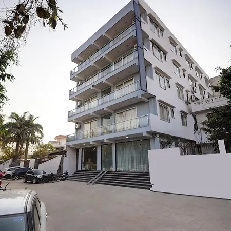 Hotel The Venice- Near Indraprastha Apollo Hospital-2