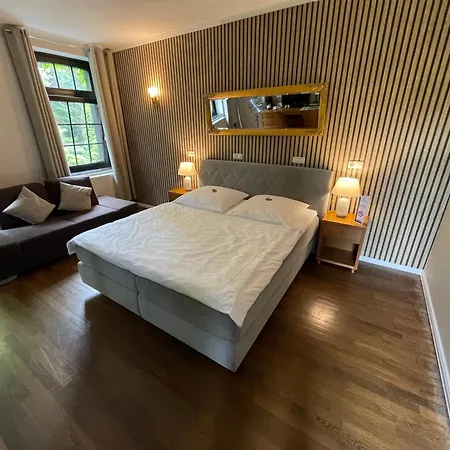 Burg Wegberg Hotel & Eventlocation-3
