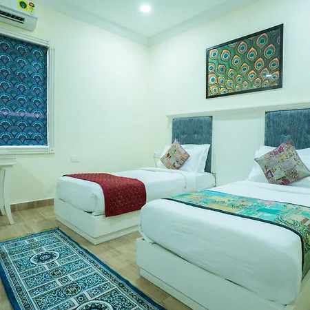 Tripli Hotels White Manor-2