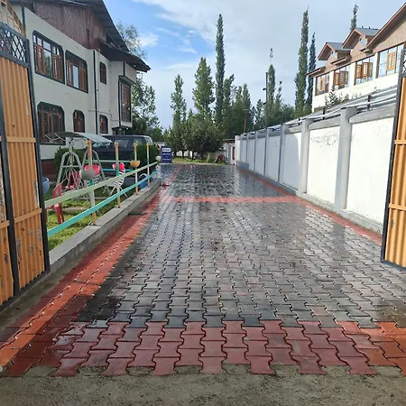 Gulmarg Gs Residency Hotel-2