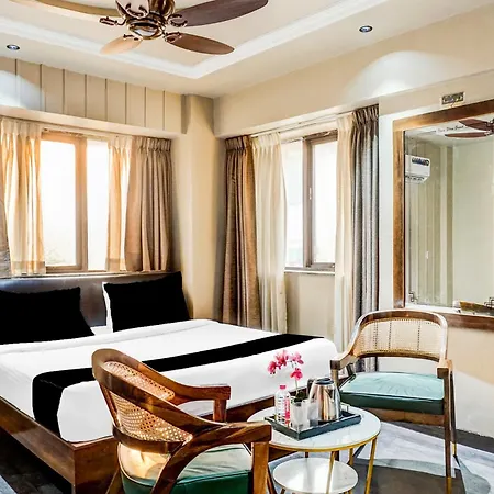 Super Townhouse Oak Viman Nagar Downtown Formerly Hotel Cilantro-2