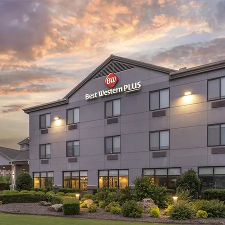 Best Western Plus Castlerock Inn & Suites-3