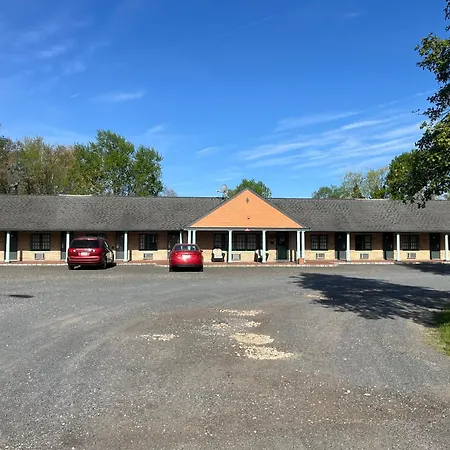 Holly Motel Southampton-3