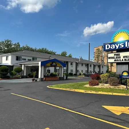 Days Inn By Wyndham Runnemede Philadelphia Area-2