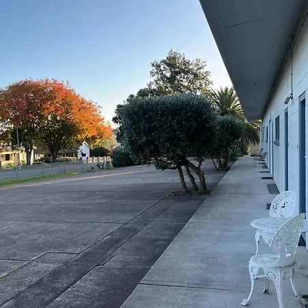 Airlie House Motor Inn-3