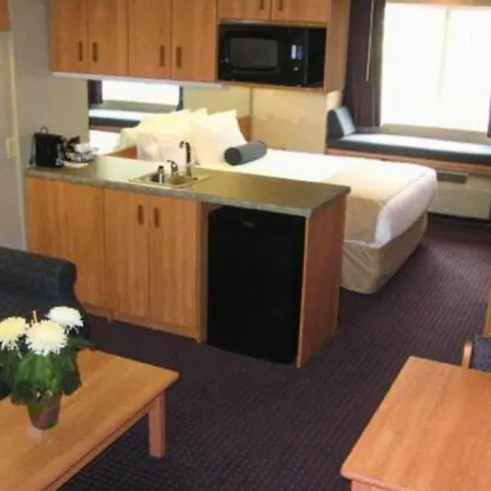 Microtel Inn & Suites By Wyndham Hazelton/Bruceton Mills-2