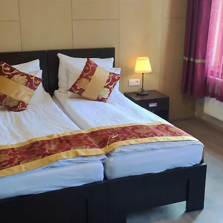 Sun-House Pension - Parkingfree Limited Spaces--3